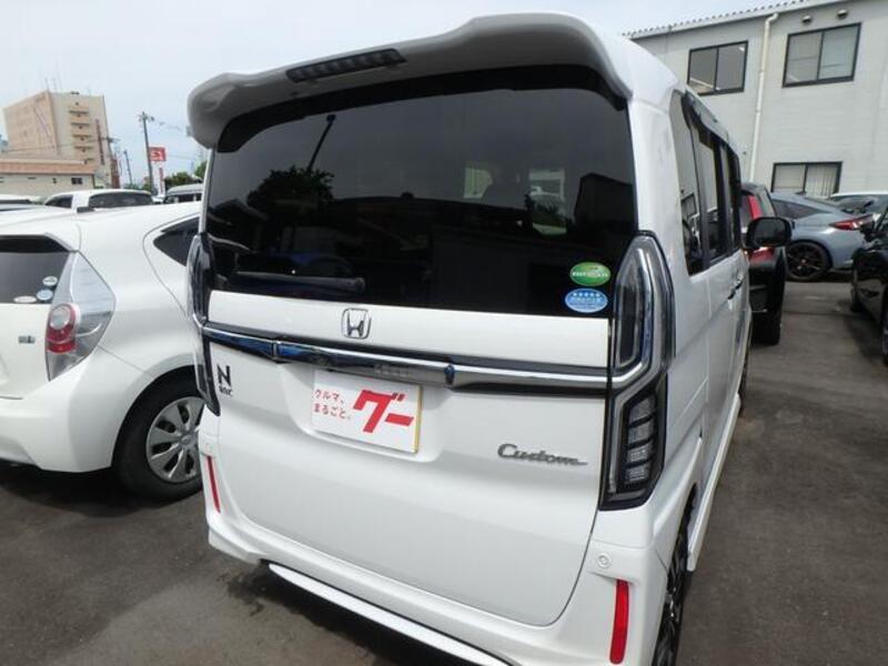 N BOX CUSTOM