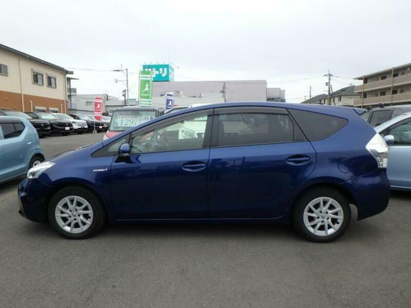 PRIUS ALPHA