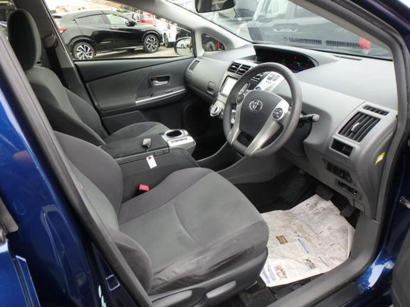 PRIUS ALPHA