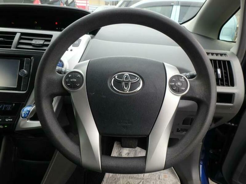 PRIUS ALPHA