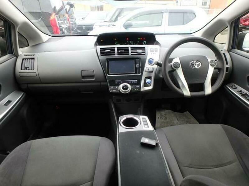 PRIUS ALPHA