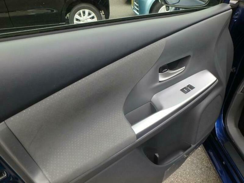 PRIUS ALPHA