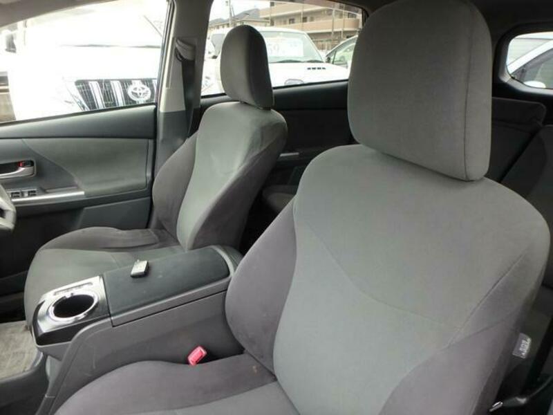 PRIUS ALPHA