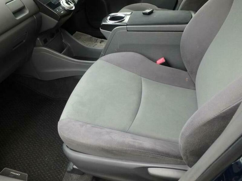 PRIUS ALPHA