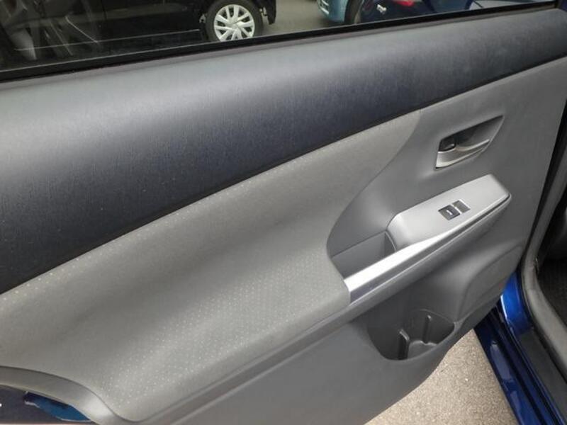 PRIUS ALPHA