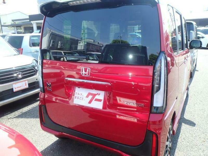 N BOX CUSTOM