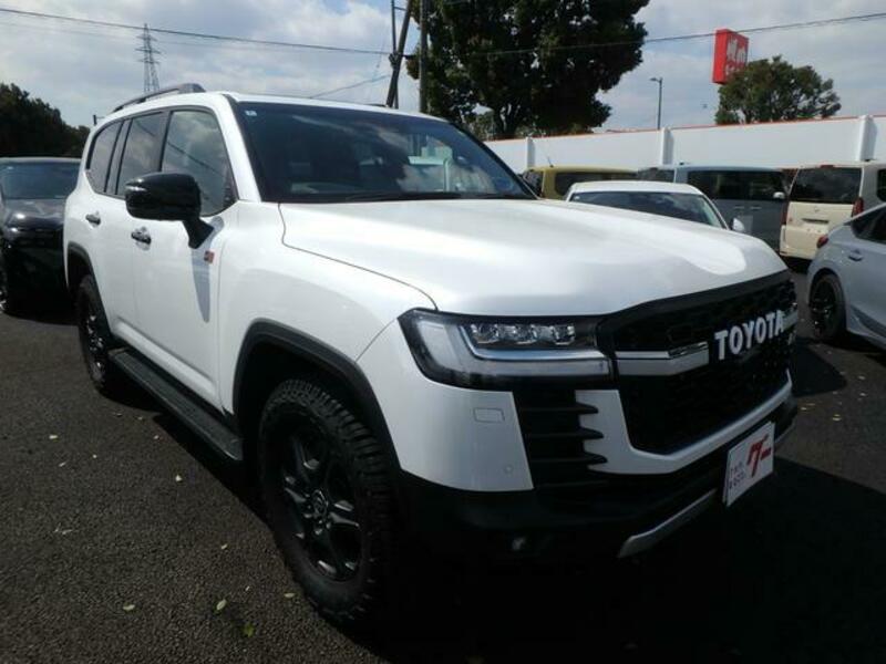 LAND CRUISER