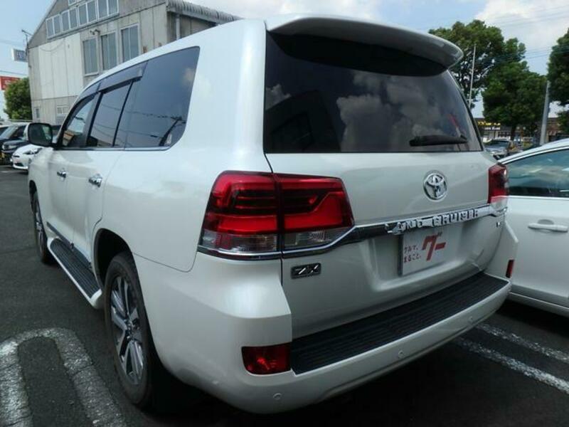 LAND CRUISER