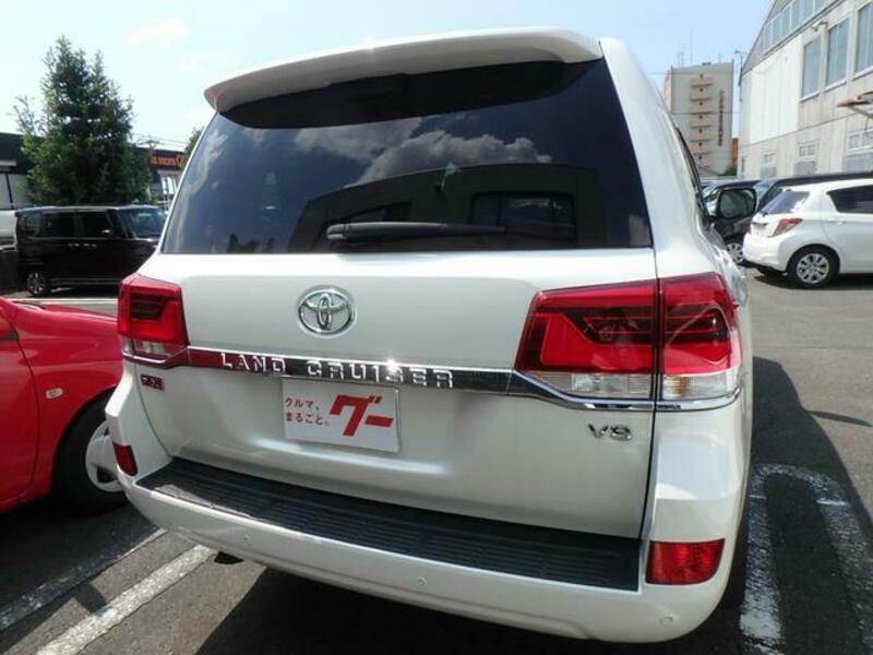 LAND CRUISER
