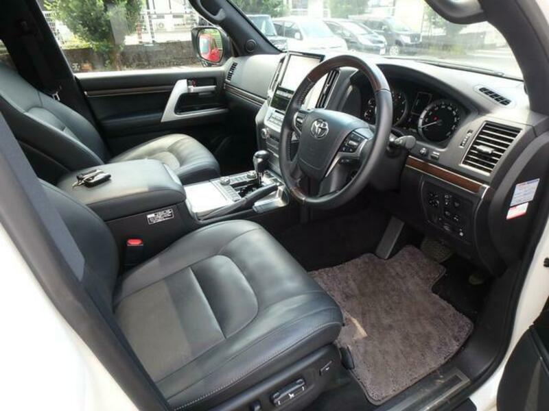 LAND CRUISER
