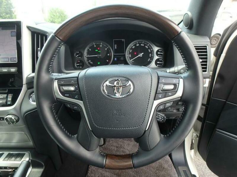 LAND CRUISER