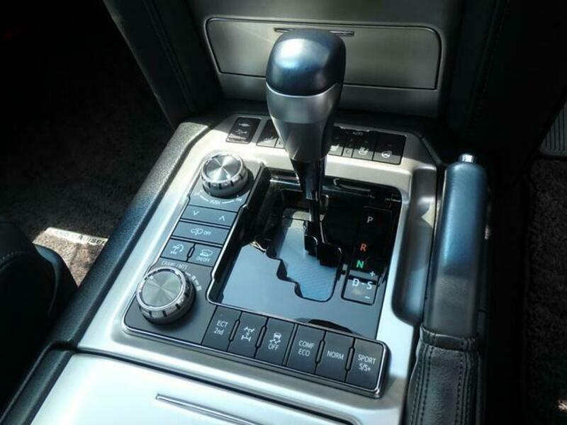 LAND CRUISER