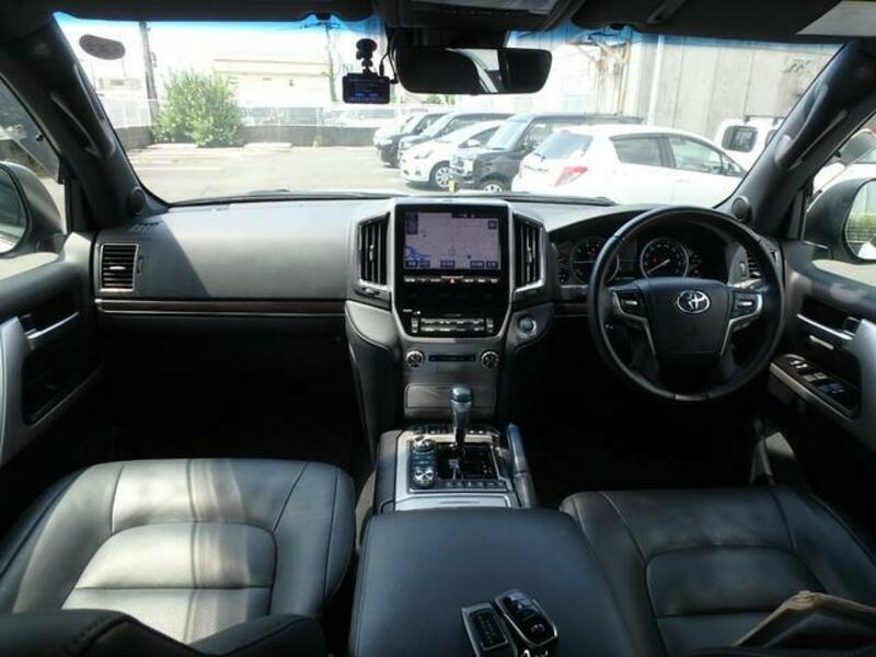 LAND CRUISER