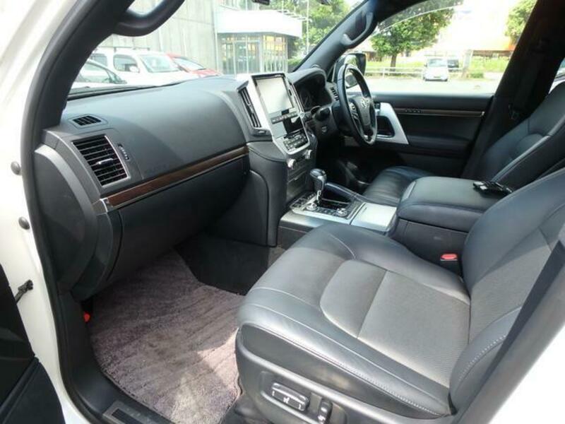 LAND CRUISER