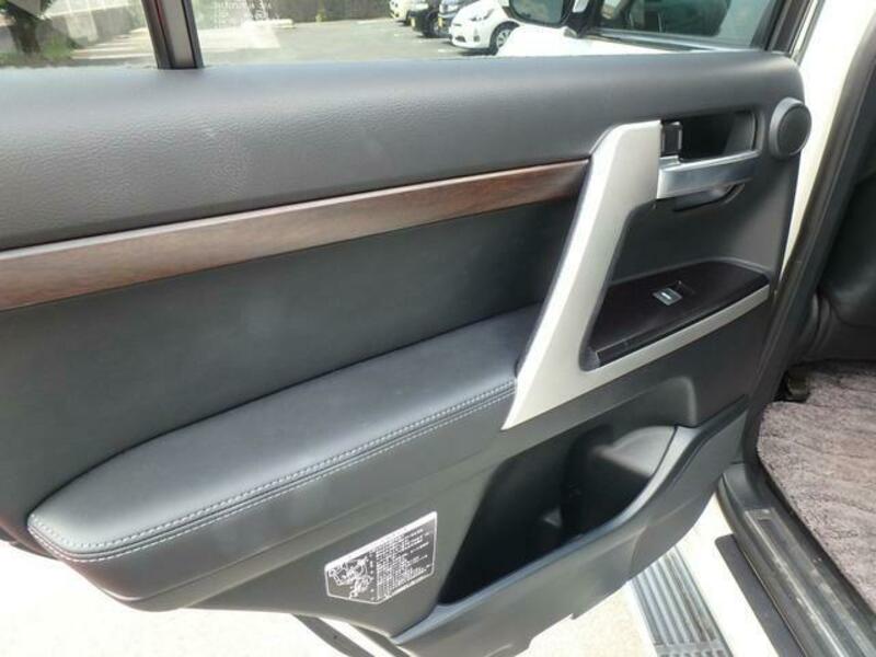 LAND CRUISER