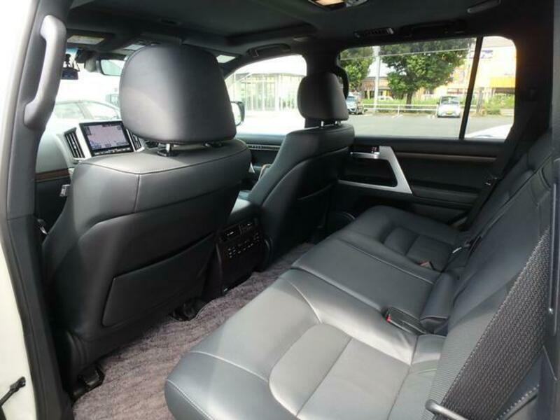 LAND CRUISER