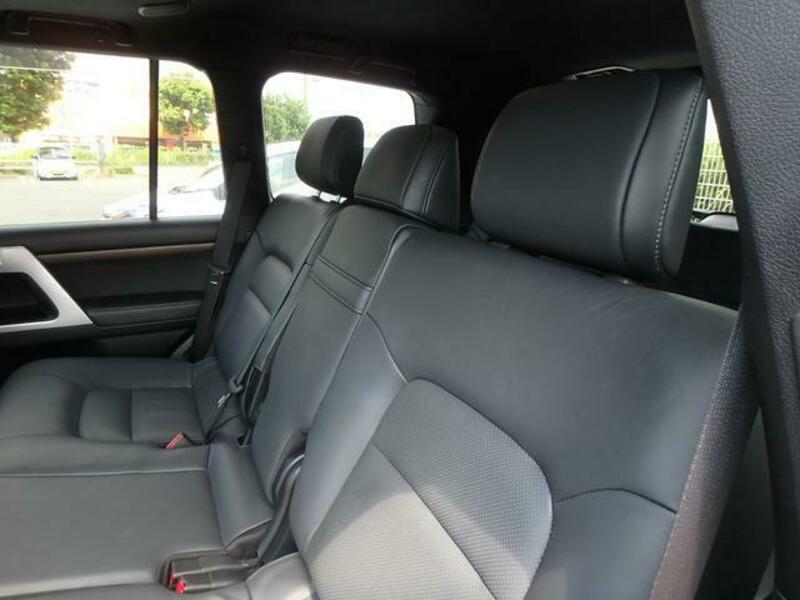 LAND CRUISER