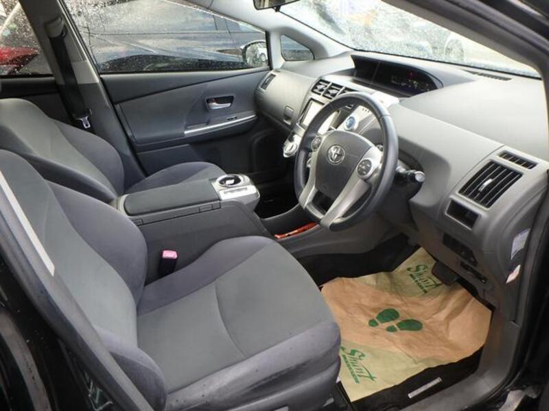 PRIUS ALPHA