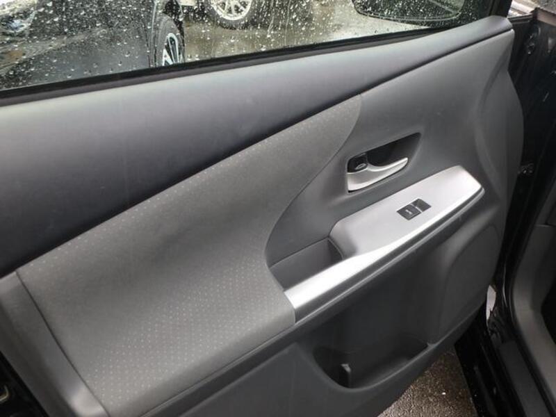 PRIUS ALPHA