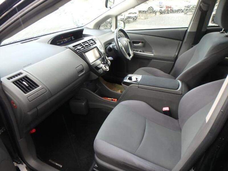 PRIUS ALPHA