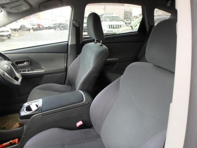 PRIUS ALPHA