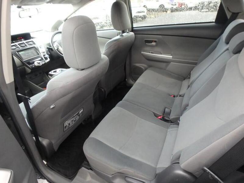 PRIUS ALPHA