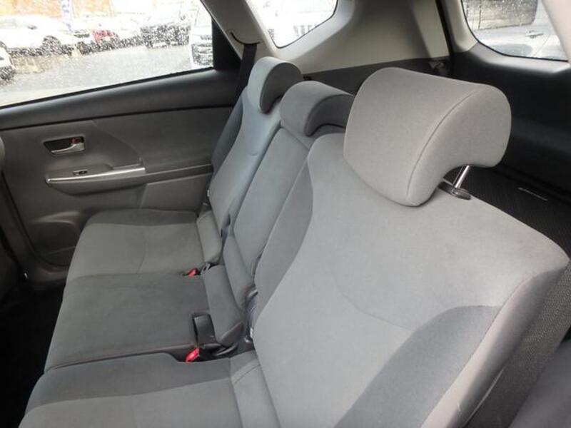 PRIUS ALPHA