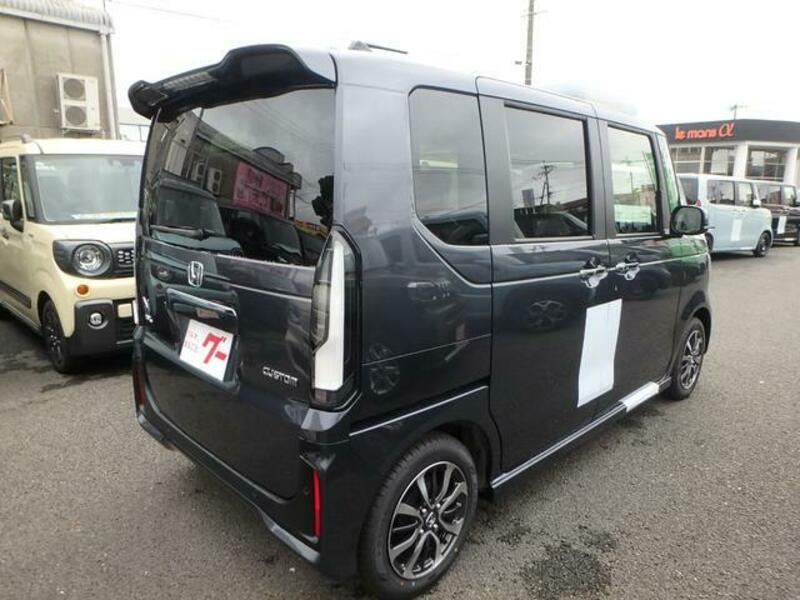 N BOX CUSTOM