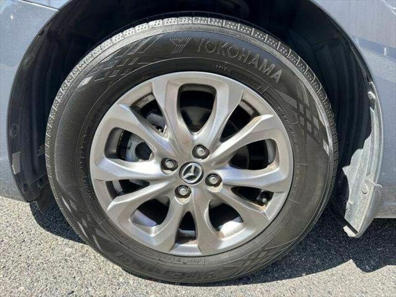 MAZDA2