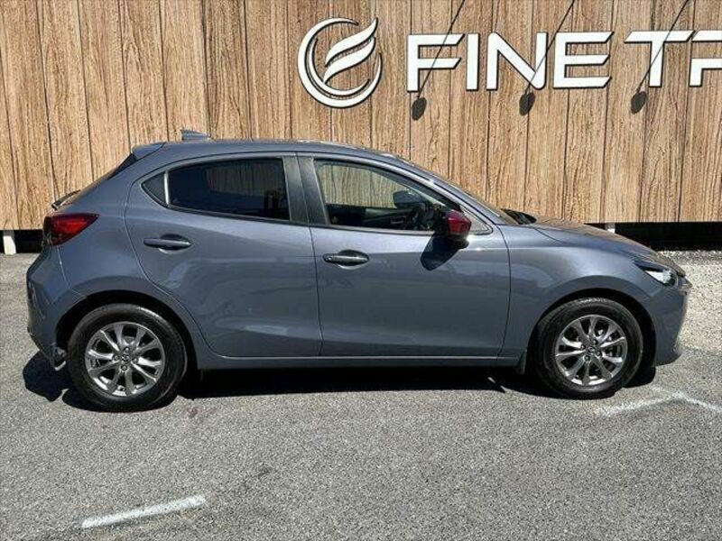 MAZDA2