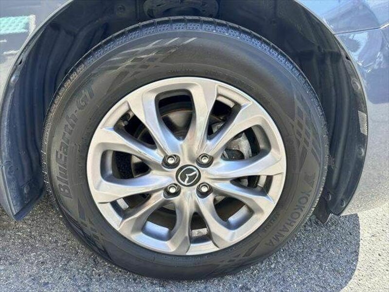 MAZDA2