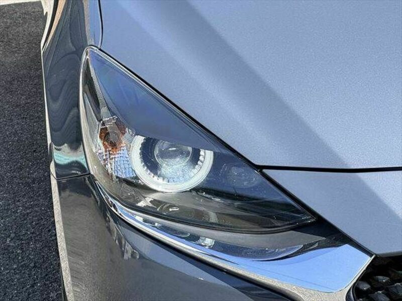 MAZDA2