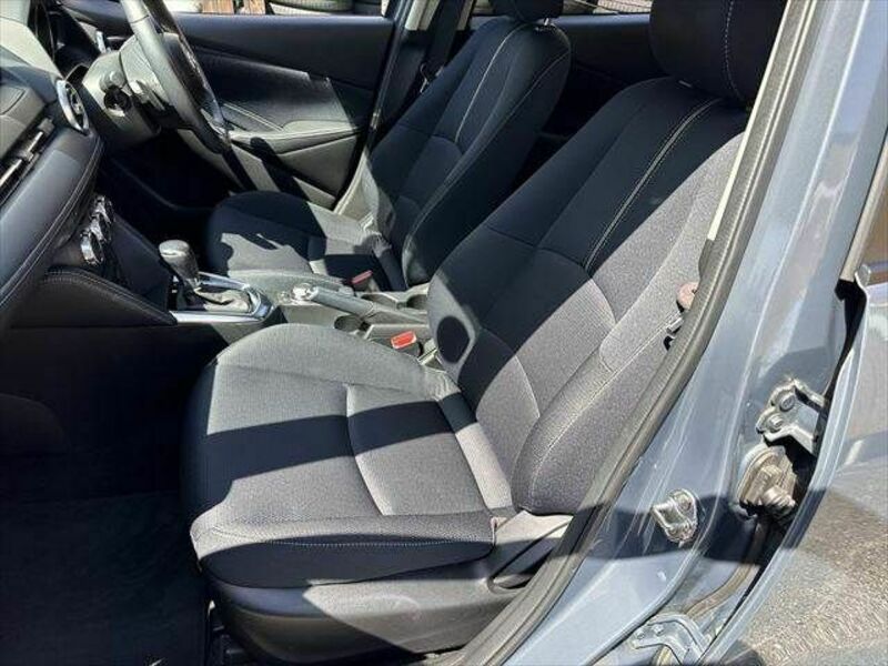 MAZDA2