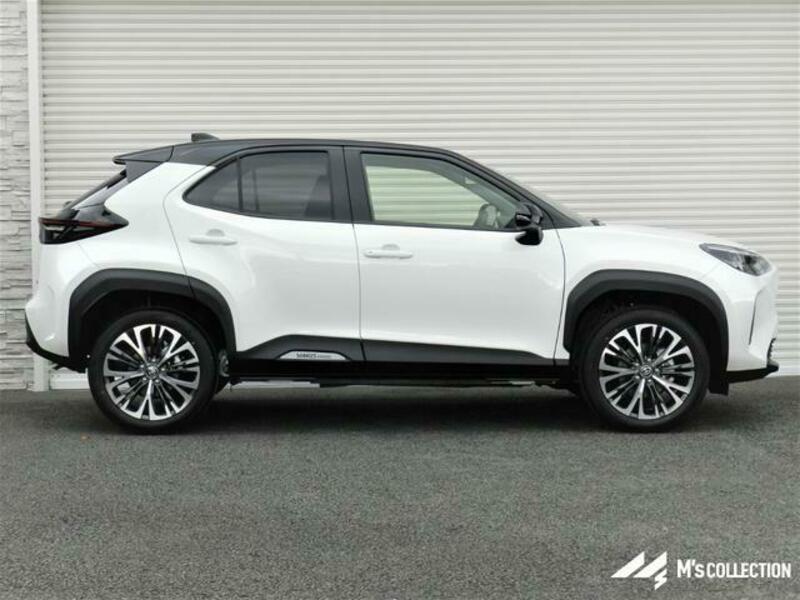 YARIS CROSS