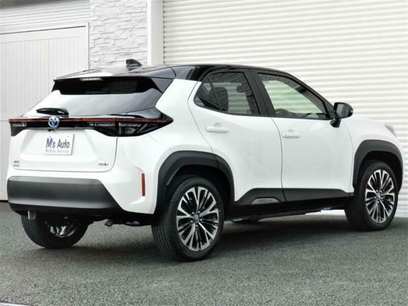 YARIS CROSS