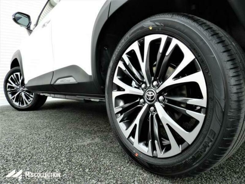 YARIS CROSS