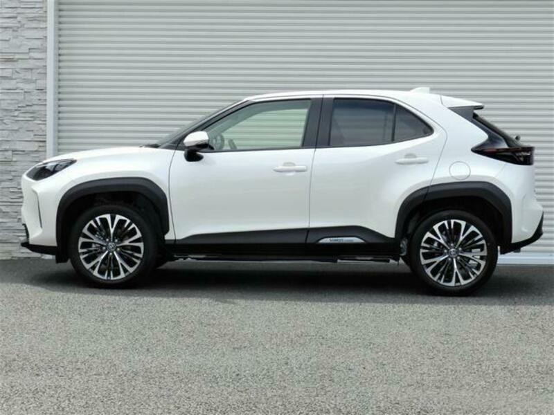 YARIS CROSS