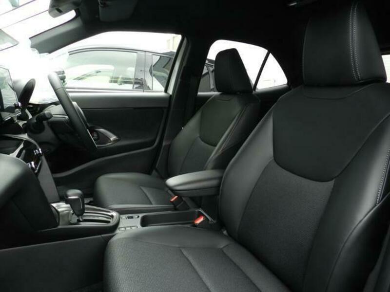 YARIS CROSS