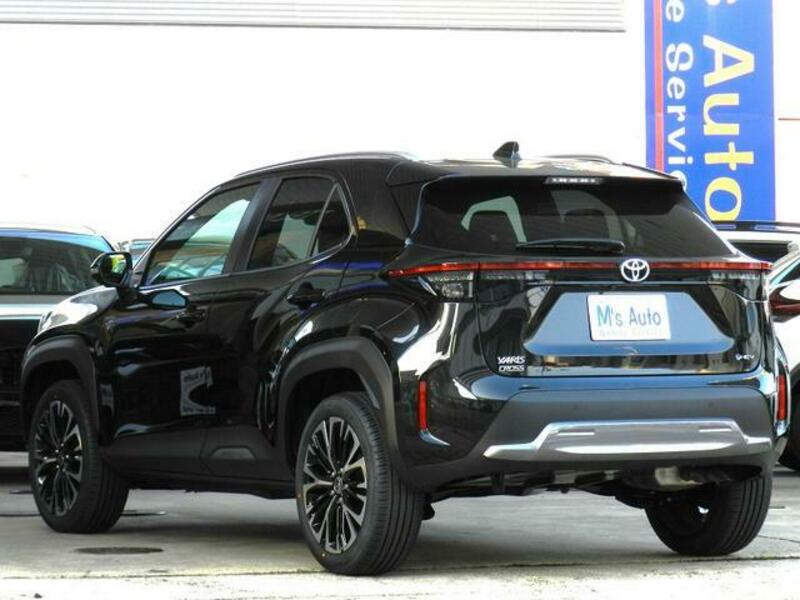 YARIS CROSS