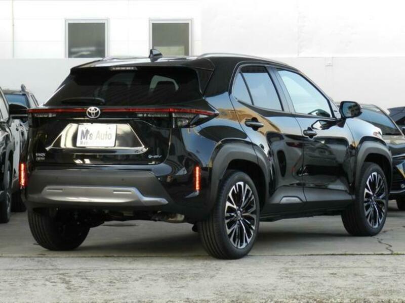YARIS CROSS