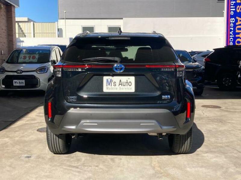 YARIS CROSS