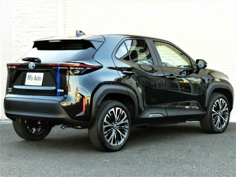YARIS CROSS