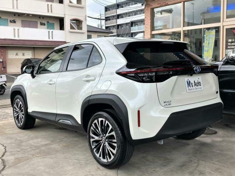 YARIS CROSS