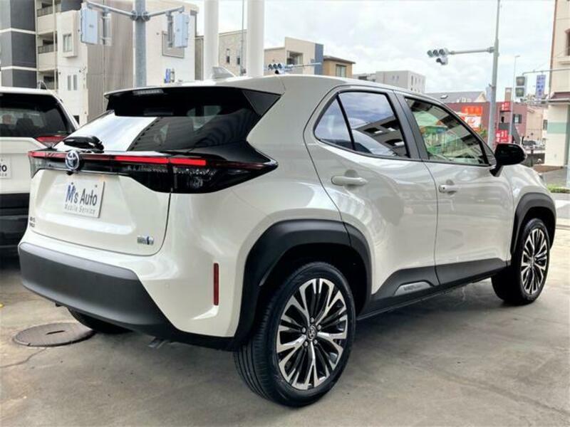 YARIS CROSS