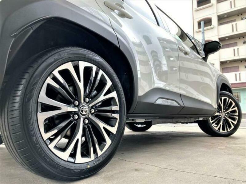 YARIS CROSS