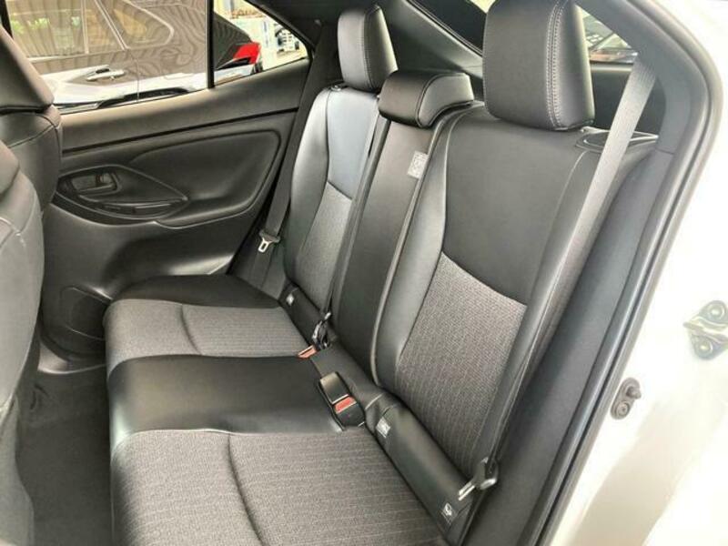 YARIS CROSS
