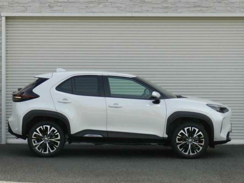 YARIS CROSS