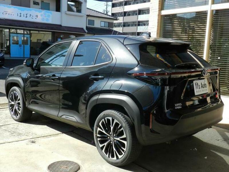 YARIS CROSS