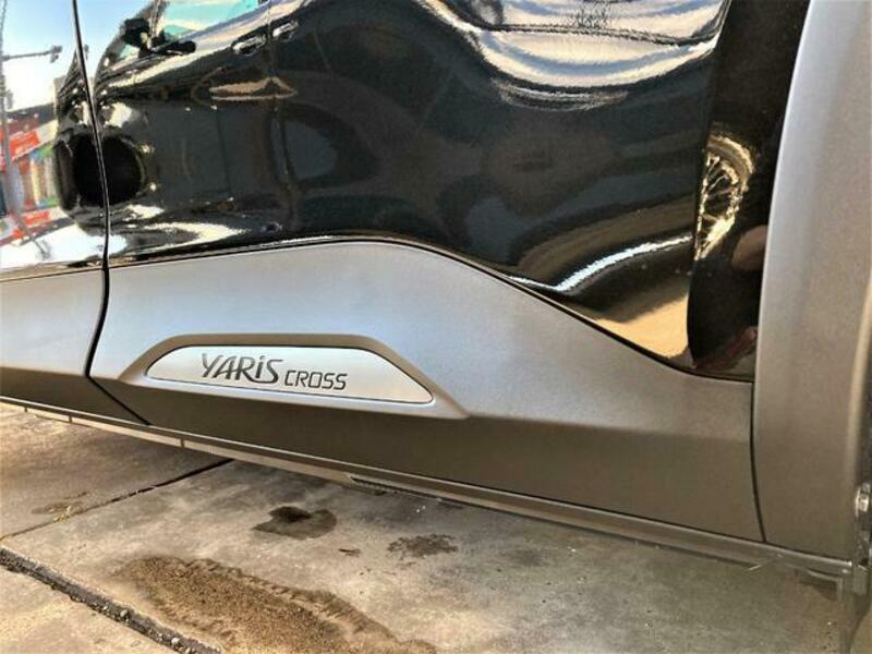 YARIS CROSS