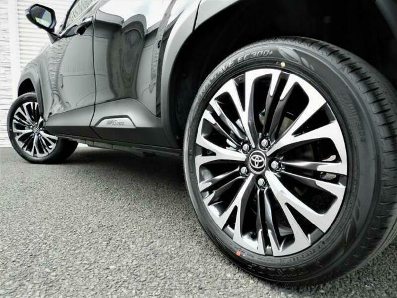 YARIS CROSS